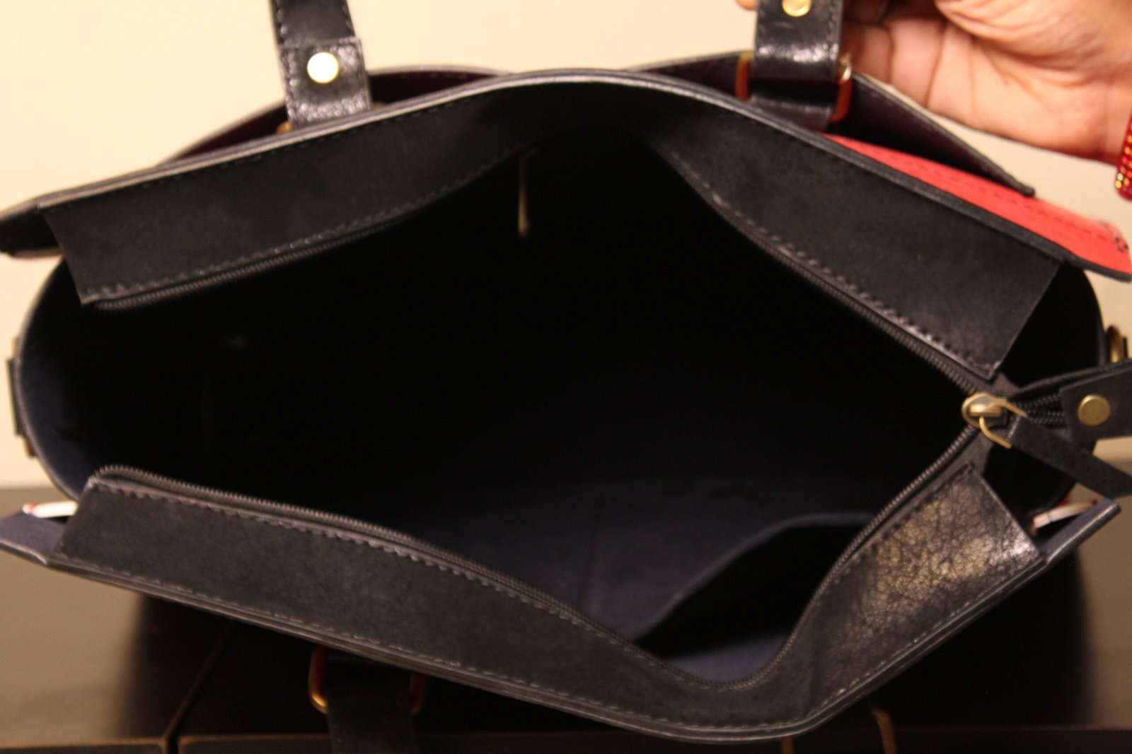 WD Punk Handbag RED - Image 5